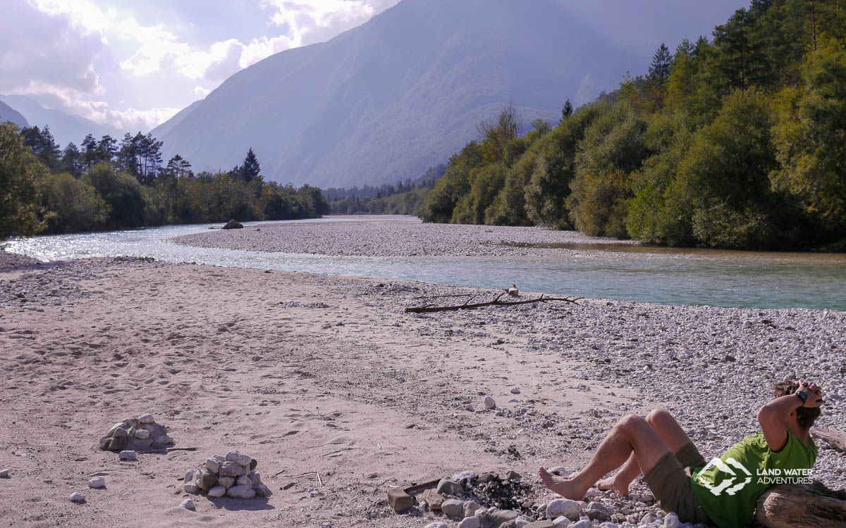 Packrafting Relaxing on shore